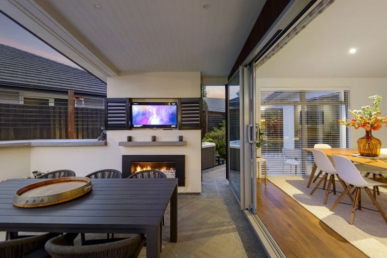 Photo of property in 10 Horseshoe Lake Road, Burwood, Christchurch, 8061