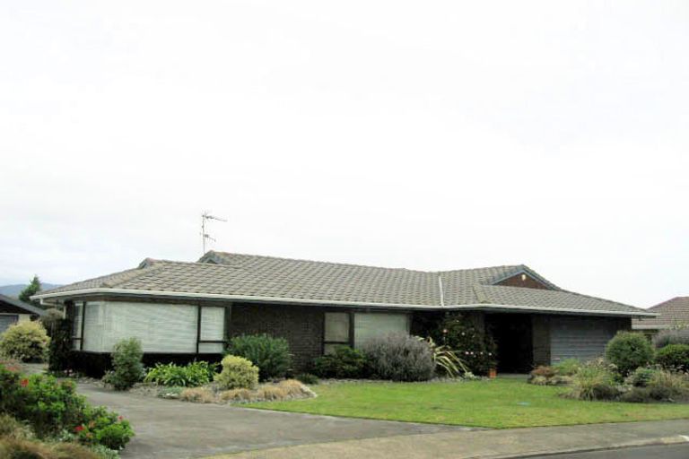 Photo of property in 20 Pinewood Grove, Paraparaumu Beach, Paraparaumu, 5032