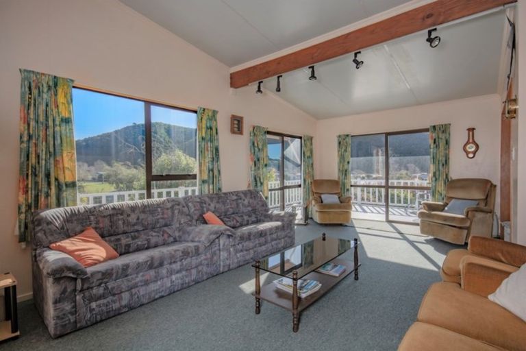 Photo of property in 239b Waikawa Road, Waikawa, Picton, 7220