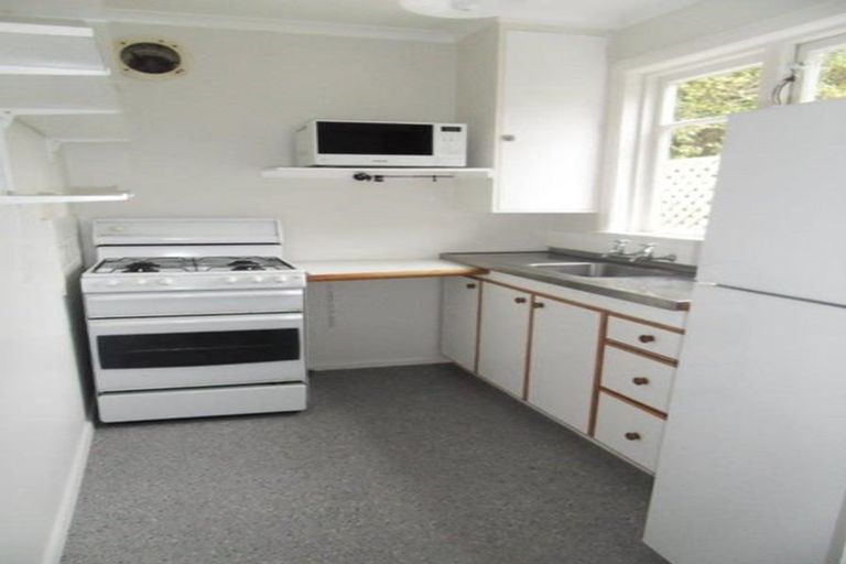 Photo of property in 16 Moana Road, Kelburn, Wellington, 6012