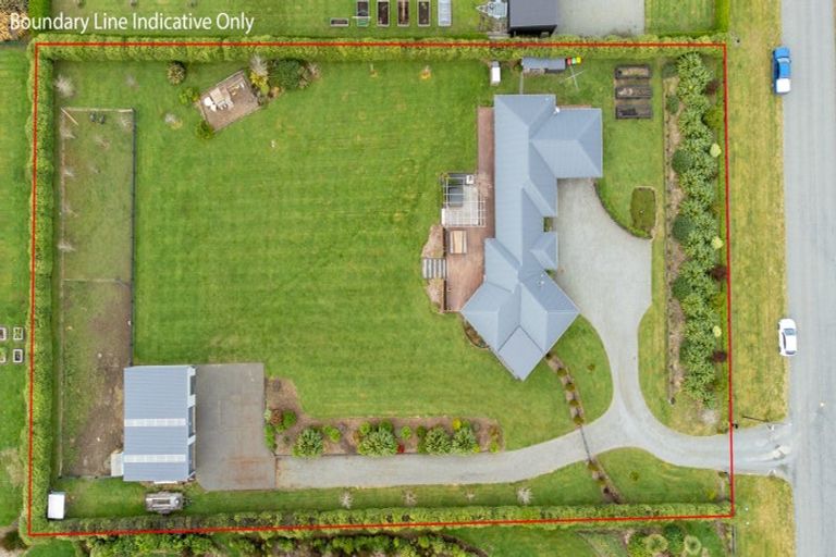 Photo of property in 28 Landsborough Drive, Darfield, 7571