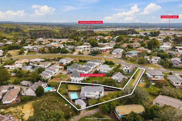 Photo of property in 34 Cyclarama Crescent, Massey, Auckland, 0614