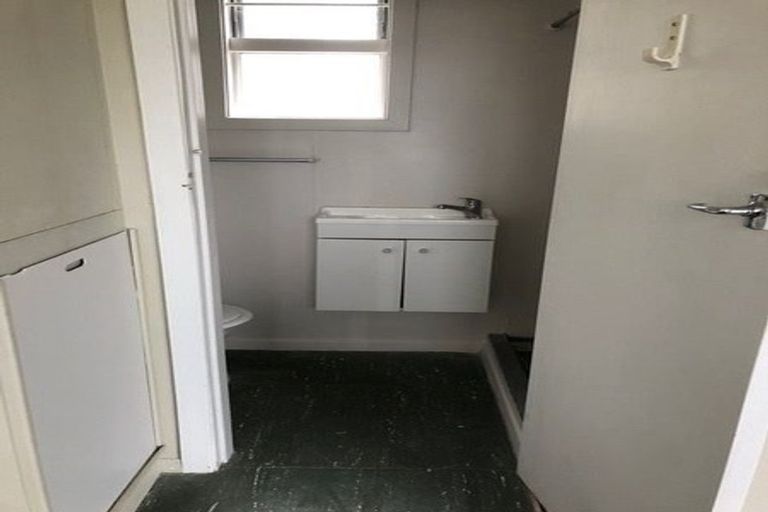 Photo of property in 12 Levy Street, Mount Victoria, Wellington, 6011