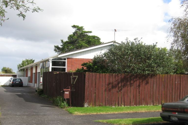 Photo of property in 2/17 Poinsettia Place, Henderson, Auckland, 0610