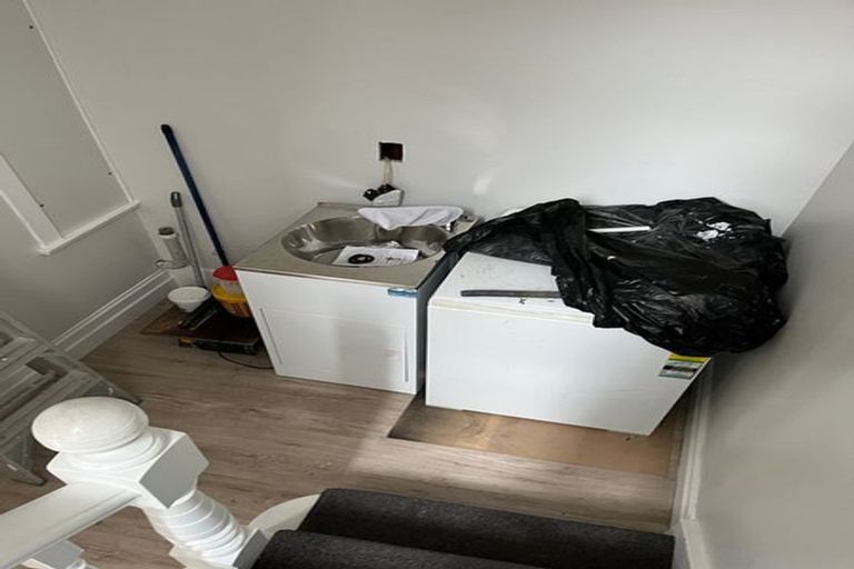 Photo of property in 28 Macdonald Crescent, Te Aro, Wellington, 6011