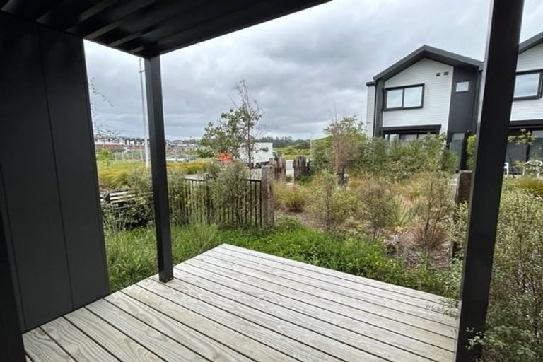 Photo of property in 2a Nerita Place, Long Bay, Auckland, 0630