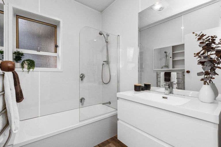 Photo of property in 2/6 Lindsay Street, Havelock North, 4130