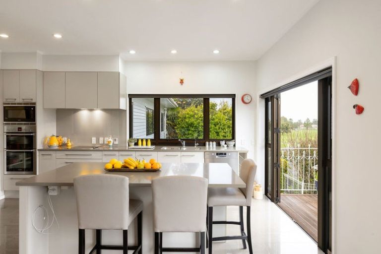 Photo of property in 150 Lake Crescent, Hamilton Lake, Hamilton, 3204