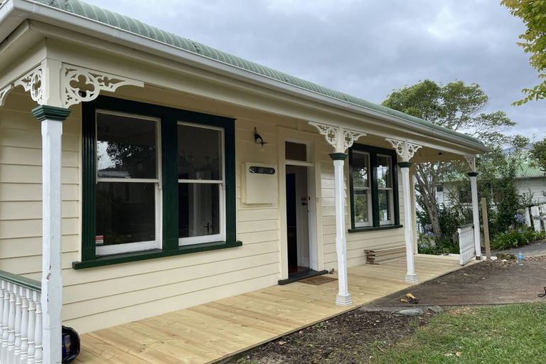 Photo of property in 2/20a Rawene Road, Birkenhead, Auckland, 0626