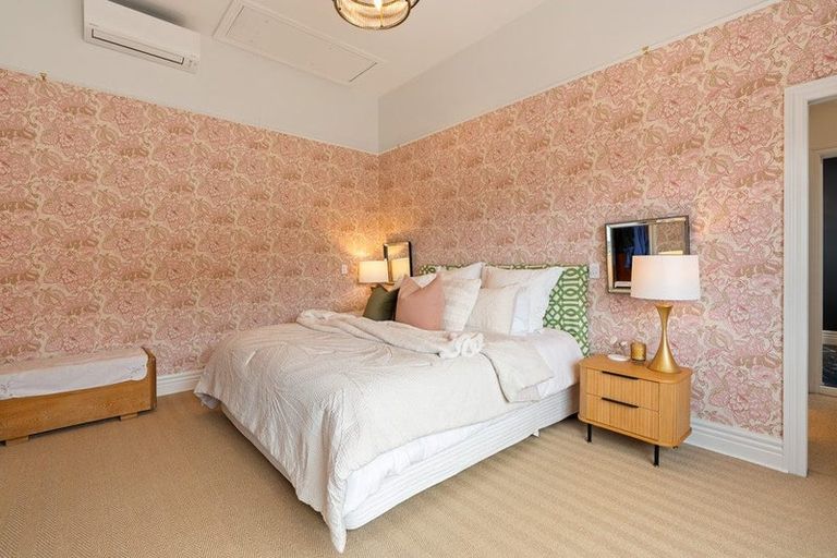 Photo of property in 2 Maida Vale Road, Roseneath, Wellington, 6011