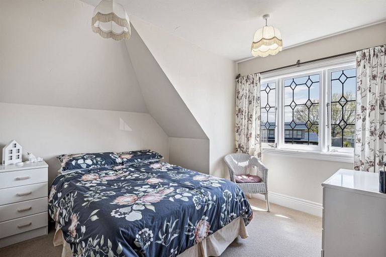 Photo of property in 2/12 Law Street, Torbay, Auckland, 0630