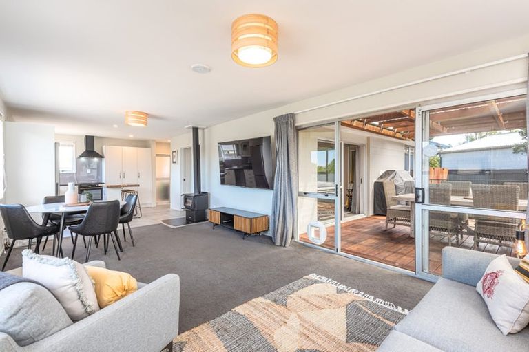 Photo of property in 52 Woodend Road, Woodend, 7610