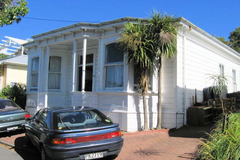 Photo of property in 17a Everton Terrace, Kelburn, Wellington, 6012