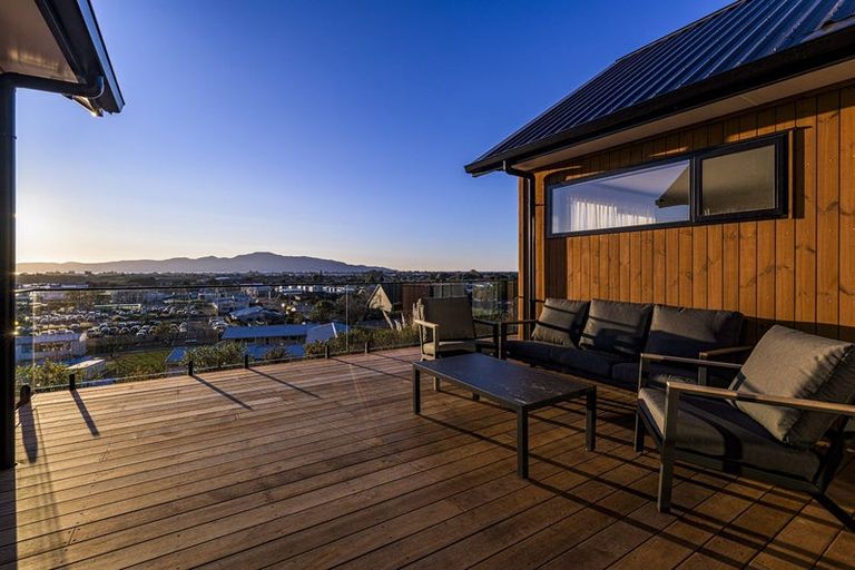 Photo of property in 37 Ruapehu Street, Paraparaumu, 5032