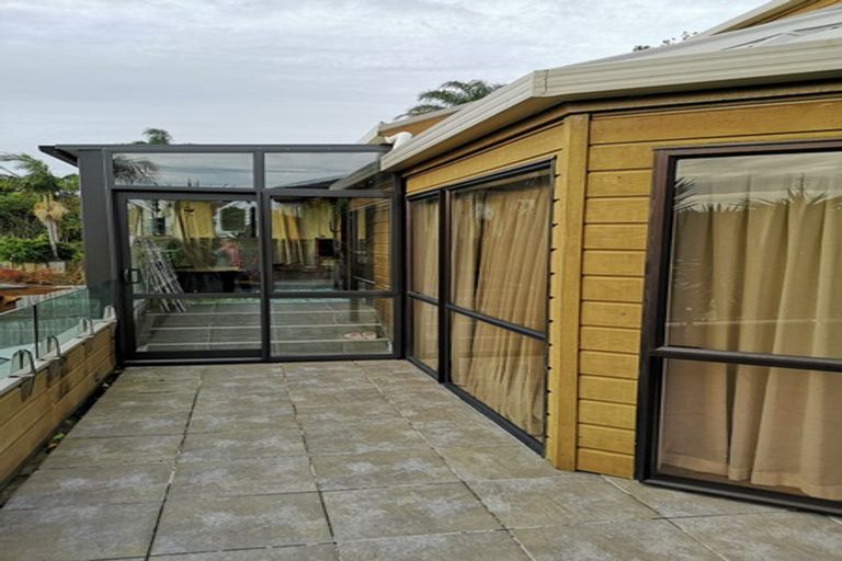 Photo of property in 62 Newhaven Terrace, Mairangi Bay, Auckland, 0630