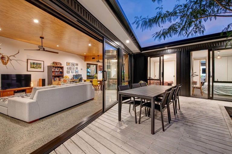 Photo of property in 59 The Circle, Manly, Whangaparaoa, 0930