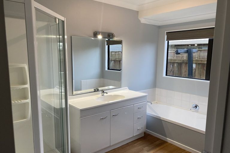 Photo of property in 44 Realm Drive, Paraparaumu, 5032