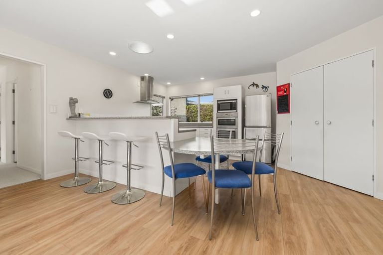 Photo of property in 51 Ngarara Road, Waikanae, 5036