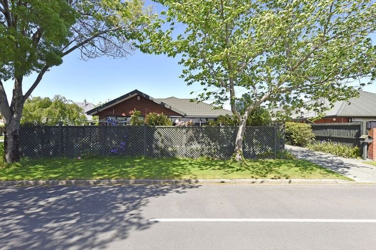 Photo of property in 4 Harlech Mews, Avonhead, Christchurch, 8042