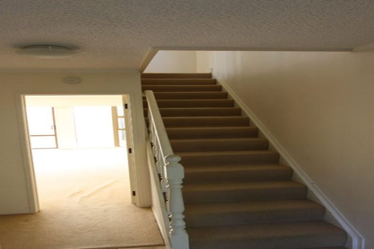 Photo of property in 1/16 Trafalgar Road, Milford, Auckland, 0620