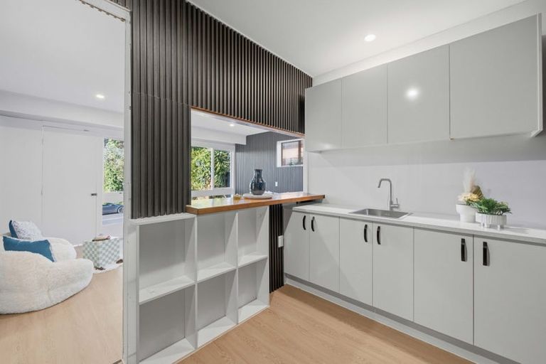 Photo of property in 21 Lawrence Crescent, Hillpark, Auckland, 2102