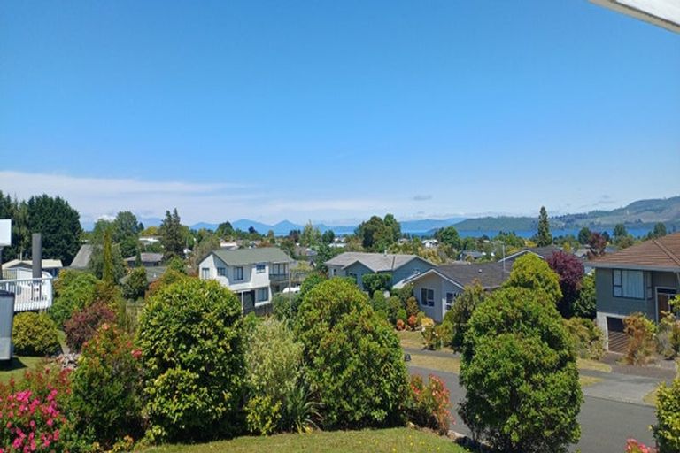 Photo of property in 1 Battersea Place, Richmond Heights, Taupo, 3330