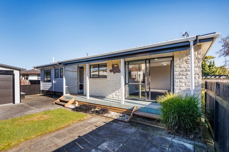 Photo of property in 6 Apollo Parade, Milson, Palmerston North, 4414