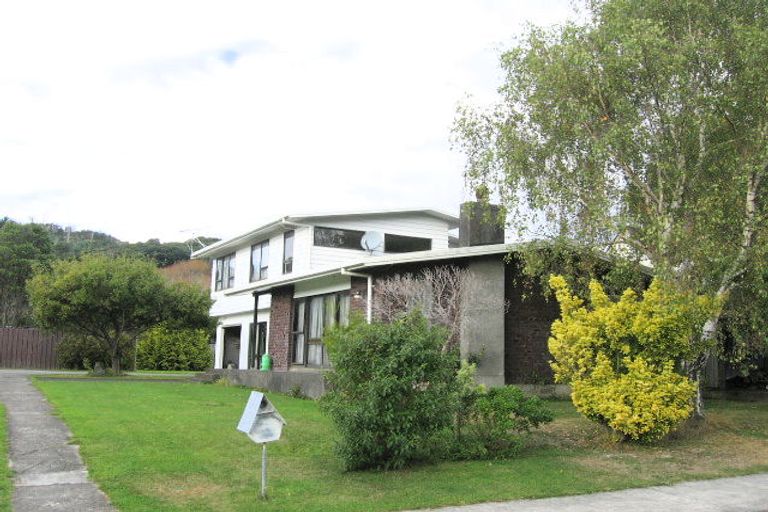 Photo of property in 3 Clinker Grove, Silverstream, Upper Hutt, 5019
