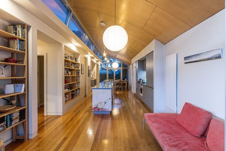 Photo of property in 74 Glen Road, Kelburn, Wellington, 6012