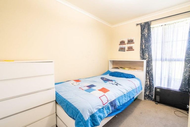 Photo of property in 33 Geneva Terrace, Kelvin Grove, Palmerston North, 4414