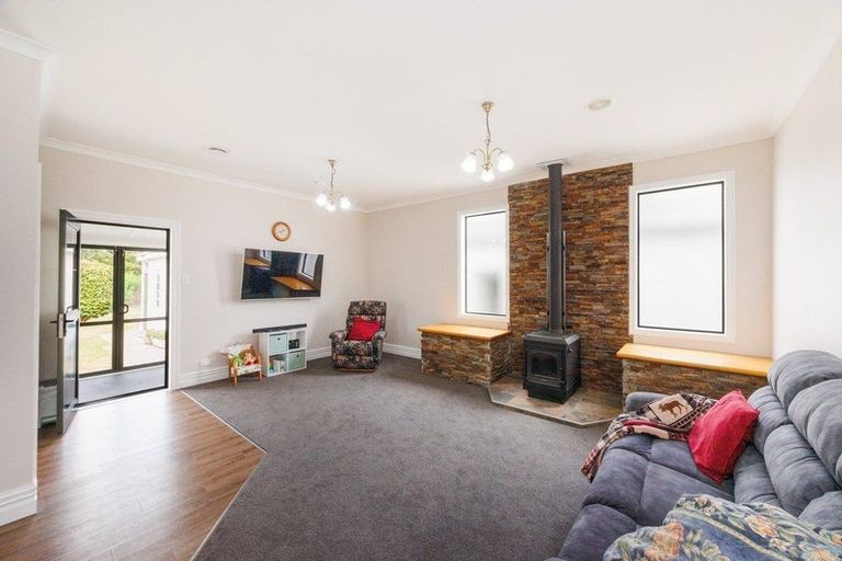Photo of property in 121/123 High Street, Bulls, 4818