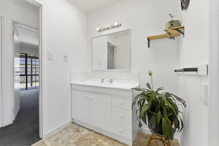 Photo of property in 23 Charles Cross Street, Longburn, Palmerston North, 4412