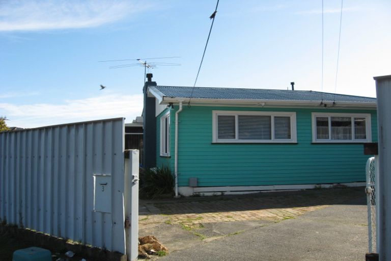 Photo of property in 3 Ruthven Road, Wainuiomata, Lower Hutt, 5014