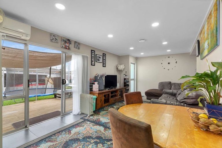 Photo of property in 2/20 Bingara Place, Favona, Auckland, 2024