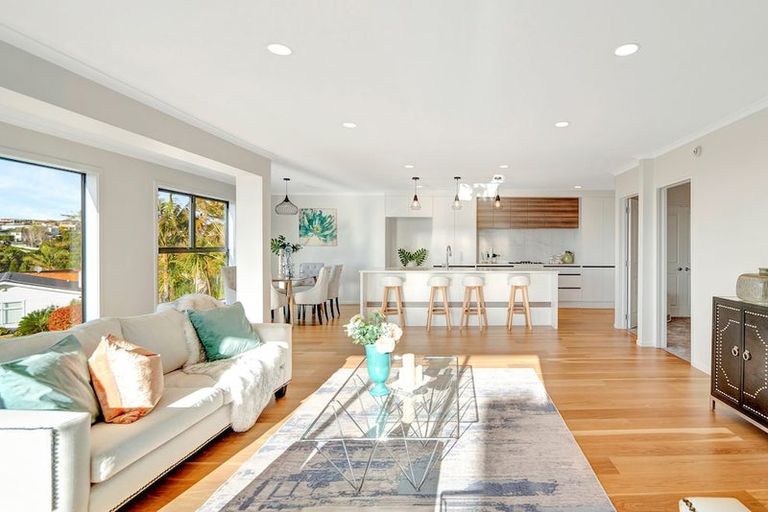 Photo of property in 41 Aberdeen Road, Castor Bay, Auckland, 0620