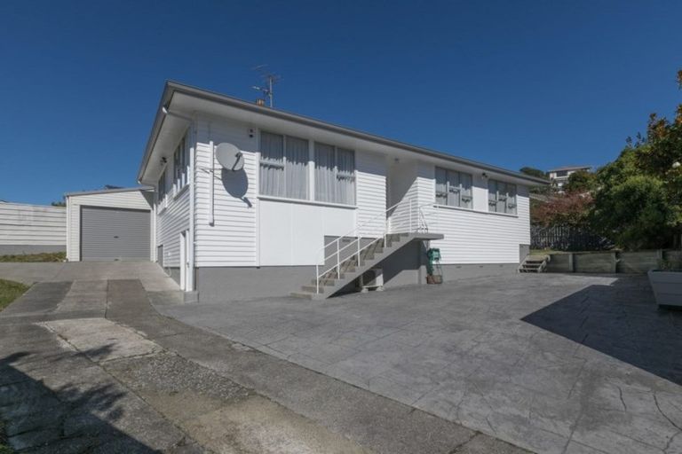 Photo of property in 29 Mahinawa Street, Takapuwahia, Porirua, 5022
