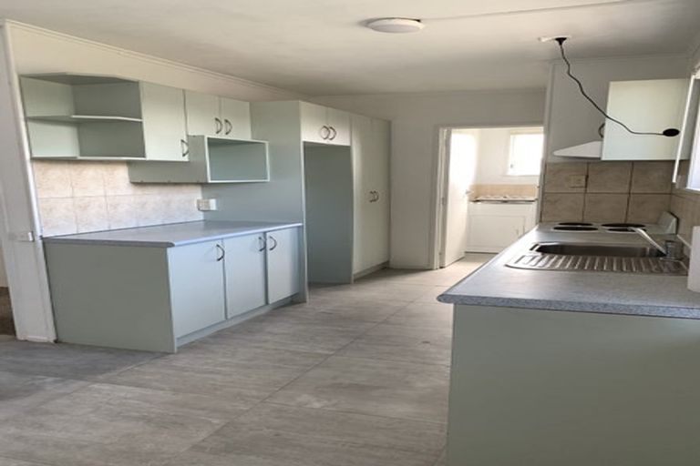 Photo of property in 79 Harrington Road, Henderson, Auckland, 0610