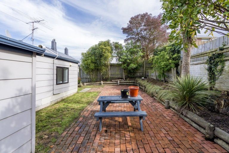 Photo of property in 5 Ventnor Street, Mornington, Dunedin, 9011