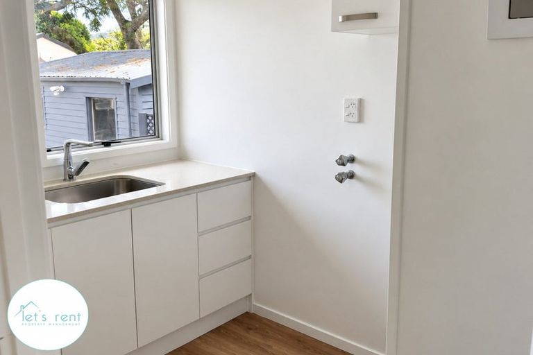 Photo of property in 92 Burundi Avenue, Clendon Park, Auckland, 2103