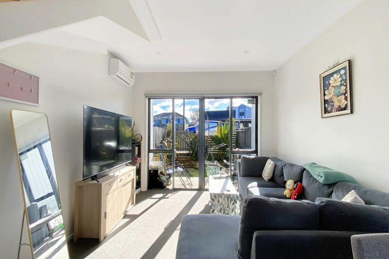 Photo of property in 29b Wharf Road, Te Atatu Peninsula, Auckland, 0610