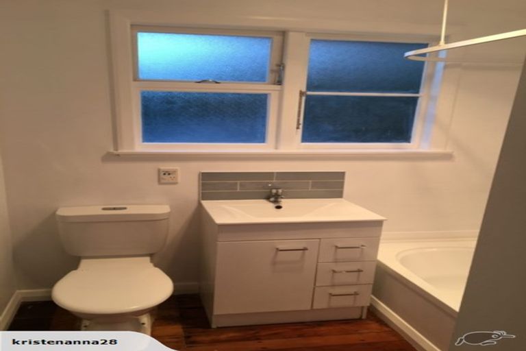 Photo of property in 32 Casey Avenue, Fairfield, Hamilton, 3214