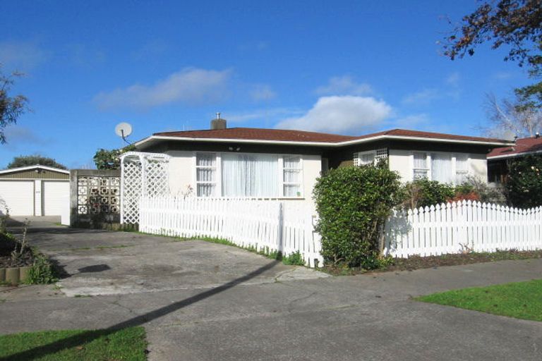 Photo of property in 38 Raglan Avenue, Cloverlea, Palmerston North, 4412