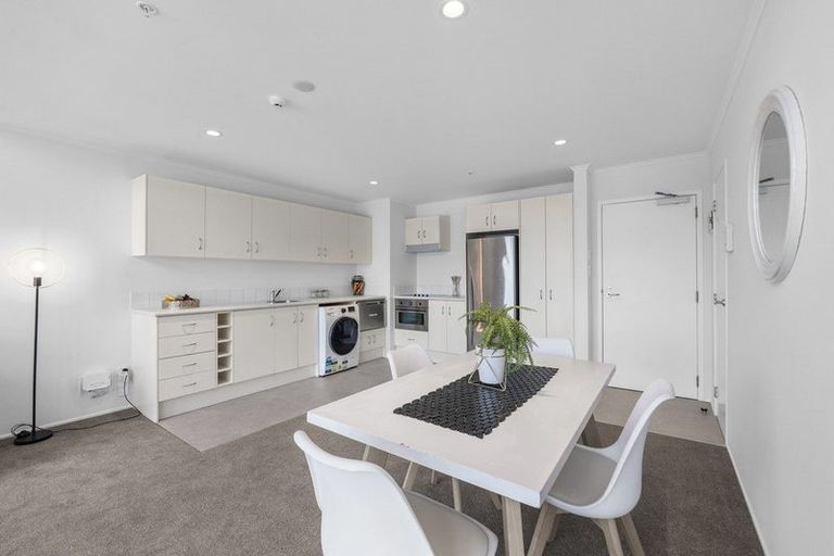 Photo of property in 4f/30 Westward Ho, Glen Eden, Auckland, 0602