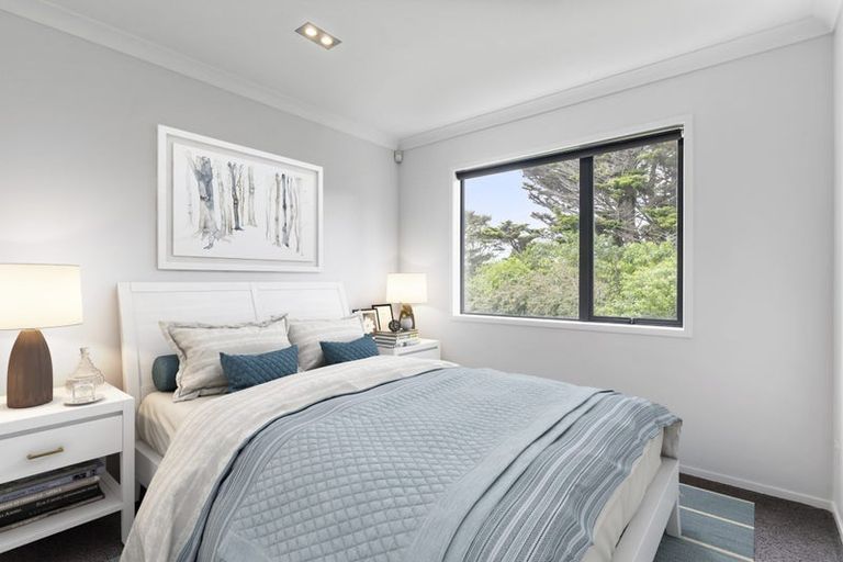 Photo of property in 19 Reydon Place, Cockle Bay, Auckland, 2014