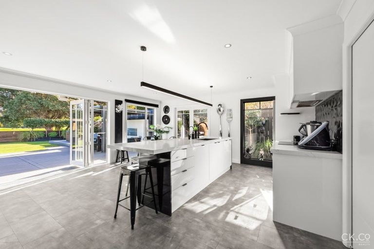 Photo of property in 20 Saint James Avenue, Boulcott, Lower Hutt, 5011