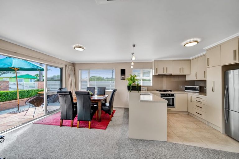 Photo of property in 11 Grey Street, Hawera, 4610