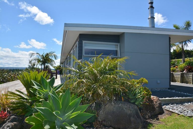 Photo of property in 2 Waitete Heights Lane, Kerikeri, 0294