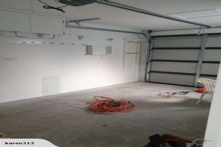 Photo of property in 3/14 Fields Parade, Oteha, Auckland, 0632