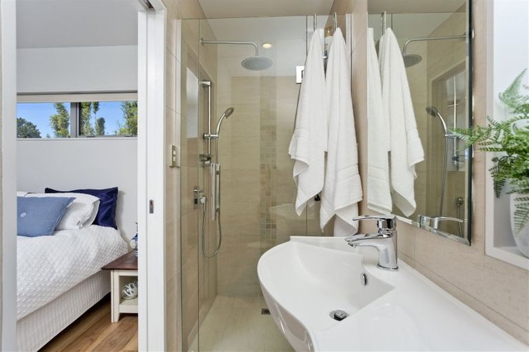 Photo of property in 52a Matipo Road, Mairangi Bay, Auckland, 0630