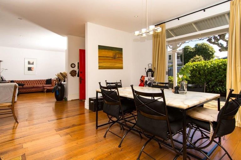 Photo of property in 161 Collingwood Street, Nelson, 7010